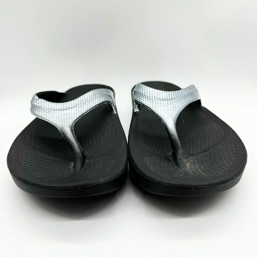 ⭐️⚡️OOFOS EUC Women's Black and White Sandals - Picture 7 of 11